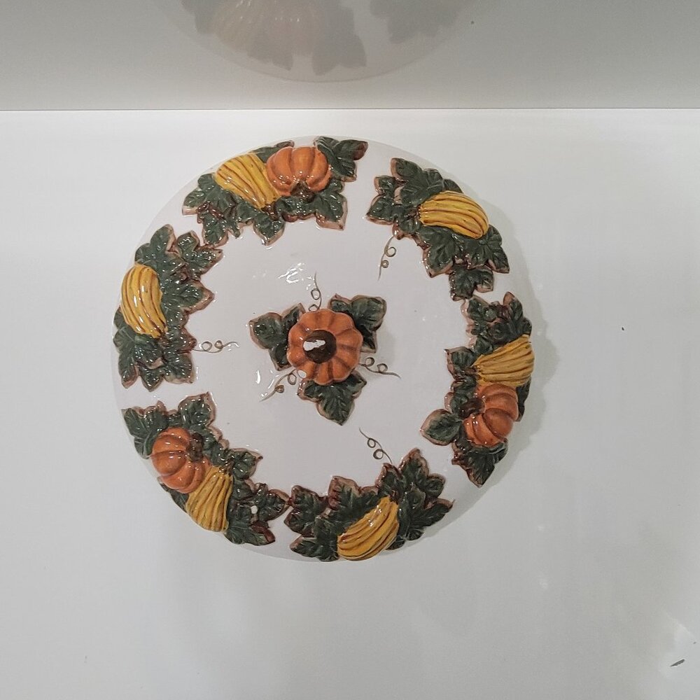 Vintage Style Eyes Covered Pie Plate